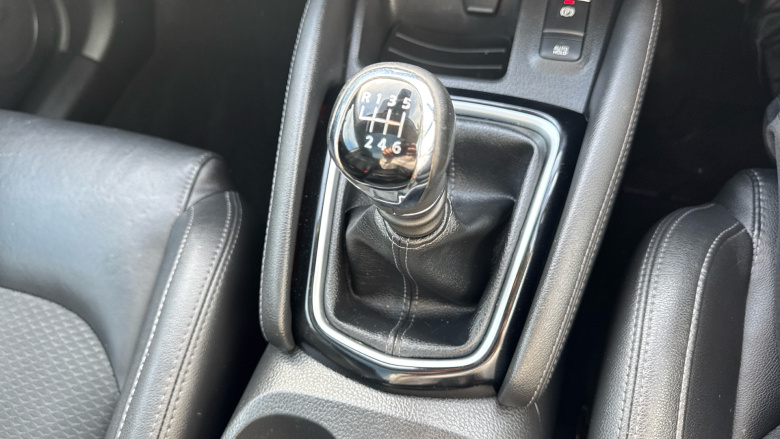 Nissan Qashqai 1.2 DiG-T Tekna 5dr Petrol Hatchback